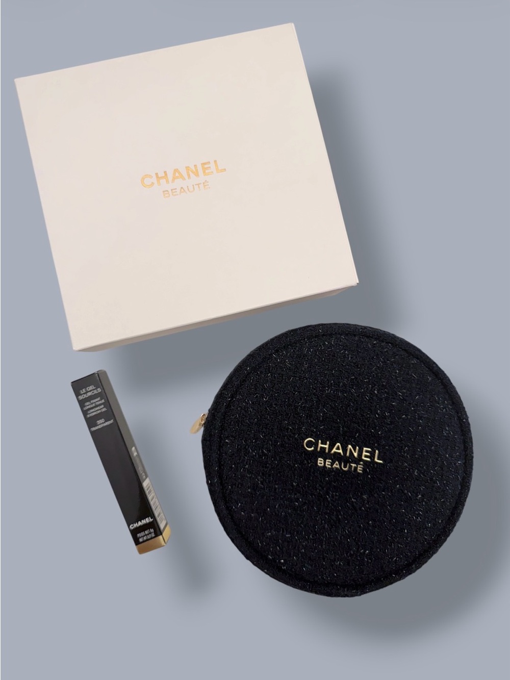 Chanel Beauté Dark Blue Round Cosmetic Pouch + Le Gel Sourcils